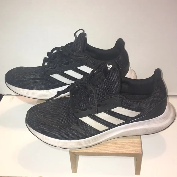 adidas gazelle silver green womens Men's Wide Fit adidas Runfalcon 5 Walking/Running Sneakers, Black/White / 10.5 / 2E